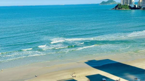 Apartamento Frente ao Mar na Praia das Pitangueiras - Ar Condicionado - 8 Pessoas